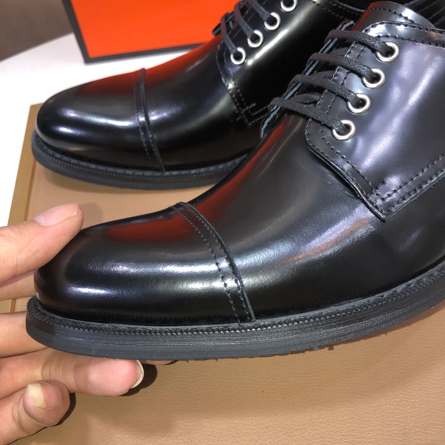 Men's Men's Shoes💰540💰[HERMES] (cowhide lining)🍀Italian top luxury🍀He does not pursue novel styles and gorgeous colors, but attracts the favor of successful men with his flawless, elegant and classic style. Formal leather shoes This very comfortable, simple and stable style allows you to easily match any style! The pattern is absolutely 1:1 refined from the original case, and we strive for excellence in materials, imported cowhide + cowhide lining💪💪💪extraordinary texture👍! .Code number: 39-45 (45 customized)